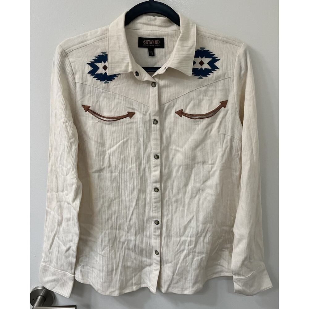SHYANNE Women’s Pearl Snap Shirt Long Sleeve SIZE Medium Western cream blue NEW - Picture 2 of 8